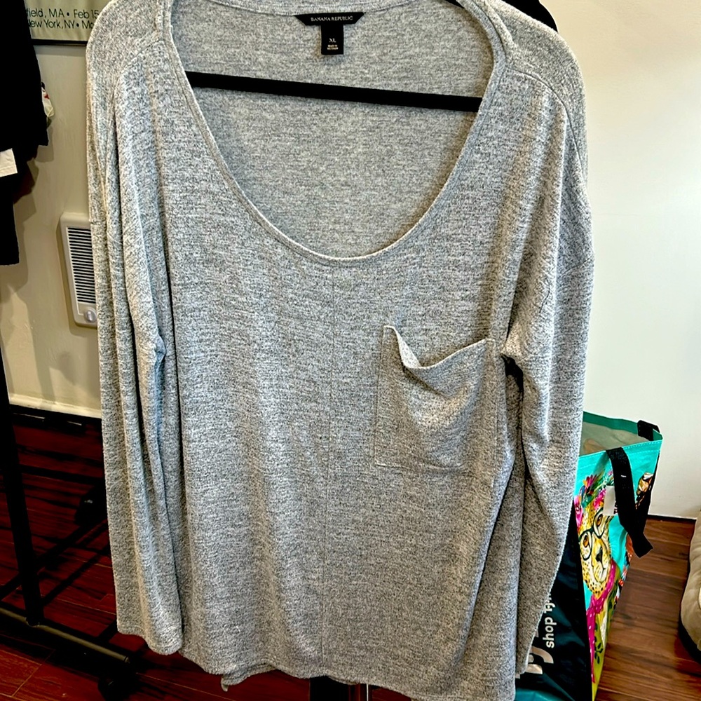 Banana Republic long sleeved Tee with breast pocket